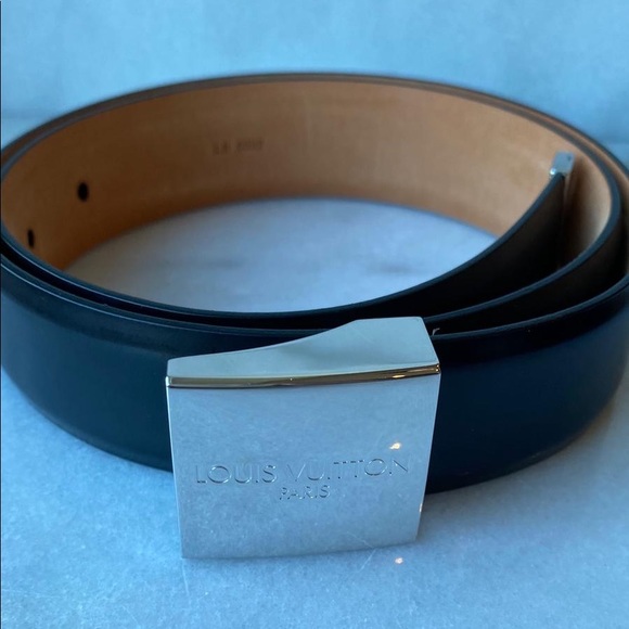 Louis Vuitton Accessories - 🛍 Louis Vuitton Silver Buckle Leather Belt